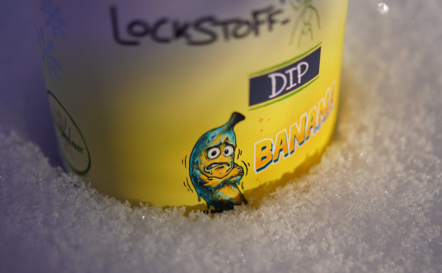 Der Banana Boilie Dip ist ein alkoholbasierter sehr fängiger Dip mit leichtlöslichem Bananen Flavour für das Angeln mit Boilies auf Karpfen.